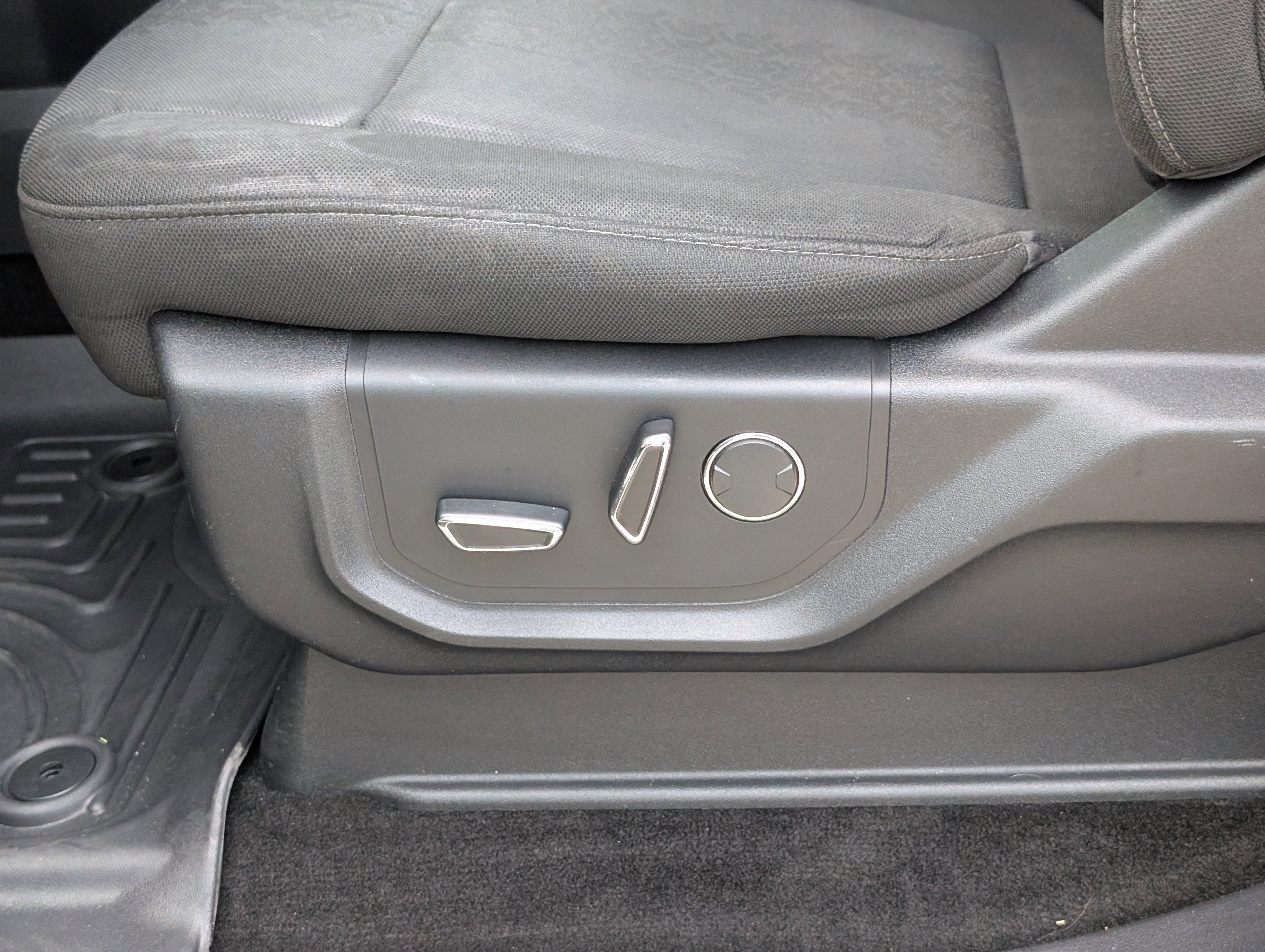 Certified 2018 Ford F150 XLT w/ Equipment Group 302A Luxury AWD/4WD image 18