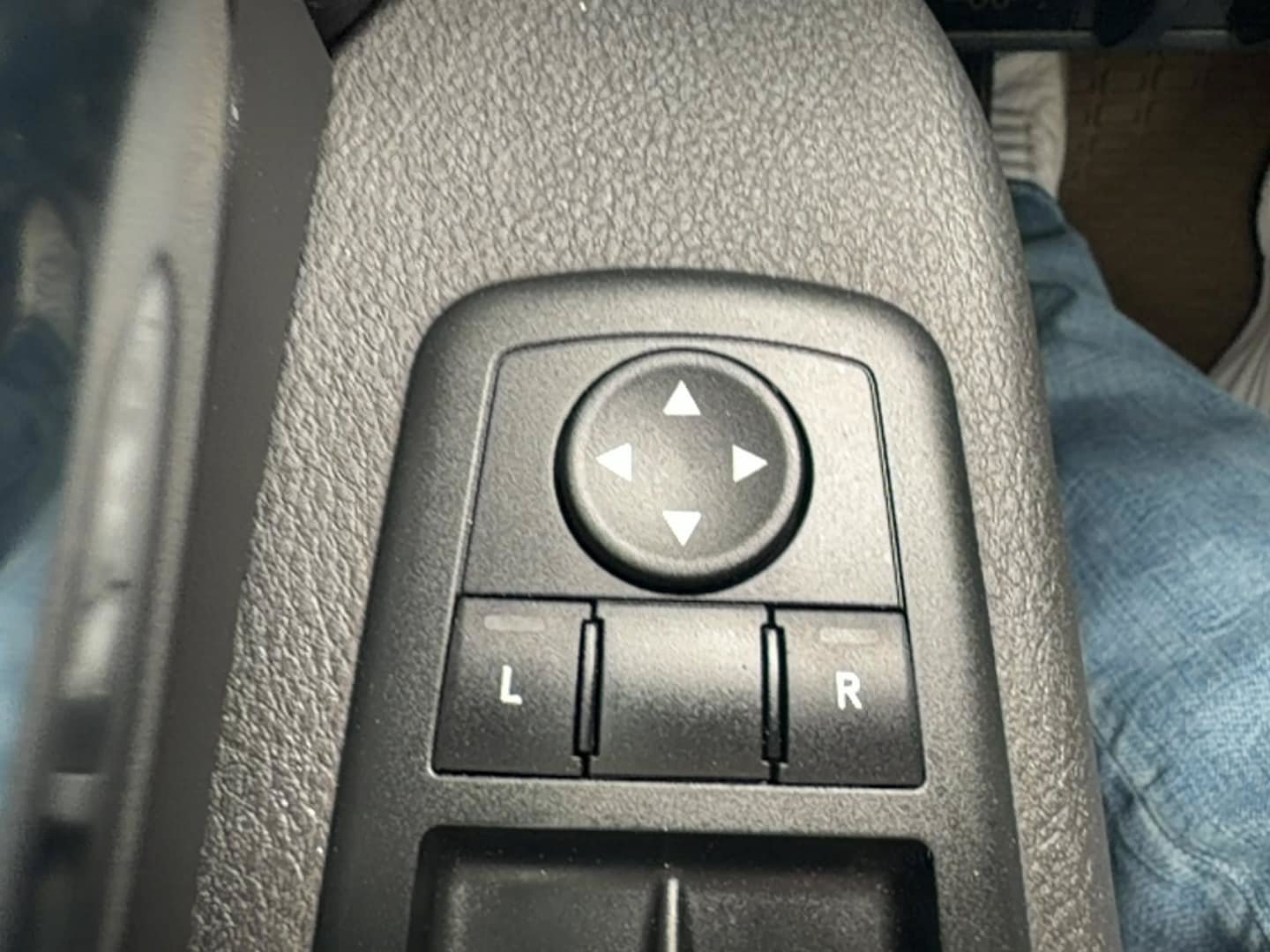 Used 2011 RAM 2500 Laramie w/ Protection Group AWD/4WD image 21