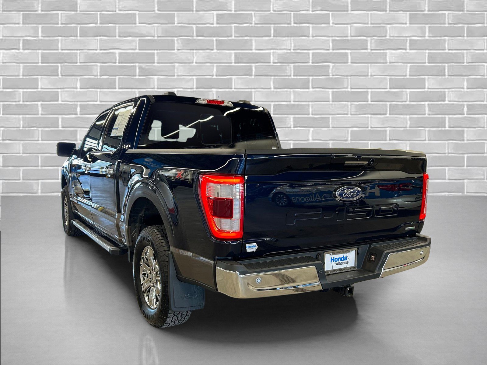 Used 2022 Ford F150 Lariat w/ Equipment Group 502A High image 3