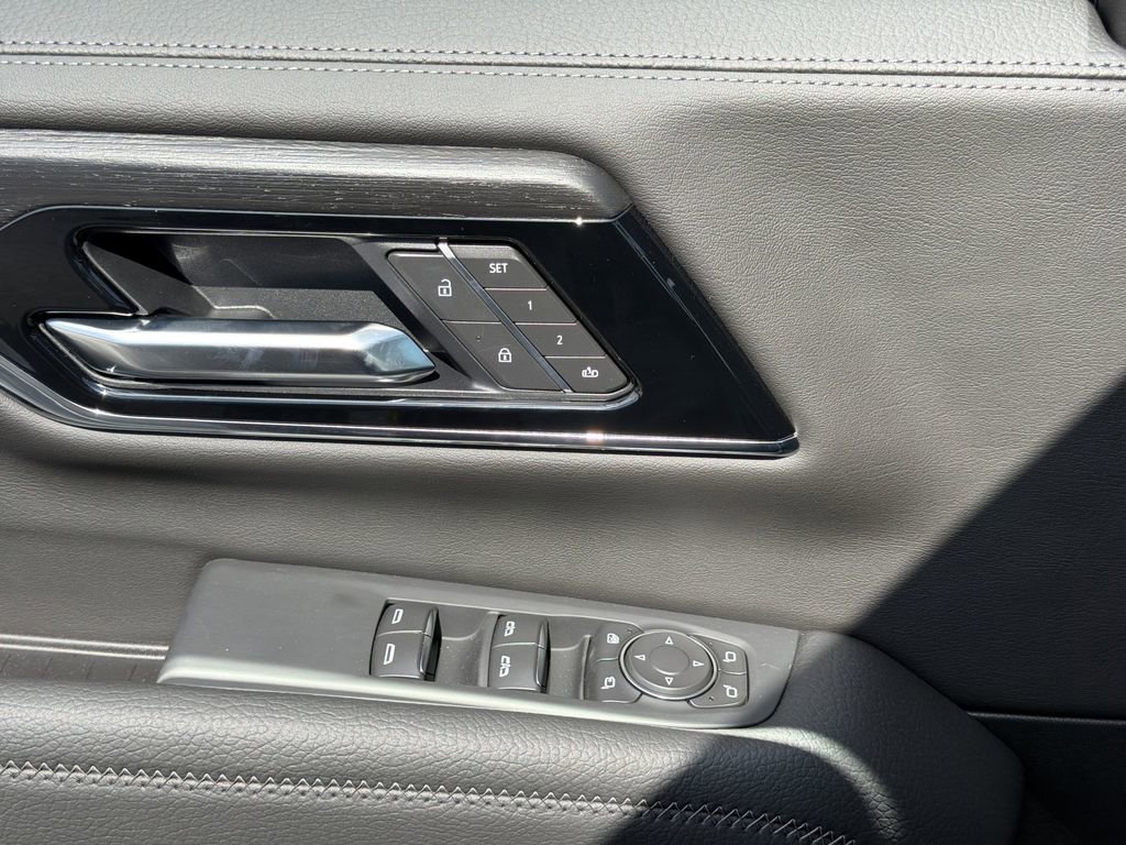 New 2026 GMC Yukon XL Denali w/ Sun & Power Step Package image 16