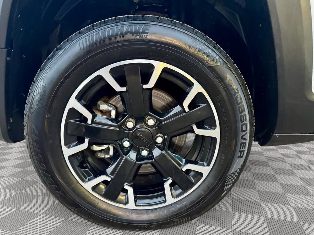 Used 2023 Jeep Renegade Trailhawk AWD/4WD image 33