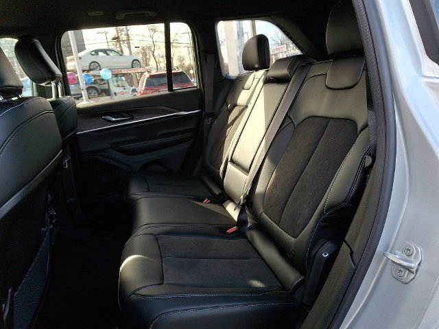 New 2026 Jeep Grand Cherokee Altitude AWD/4WD image 6