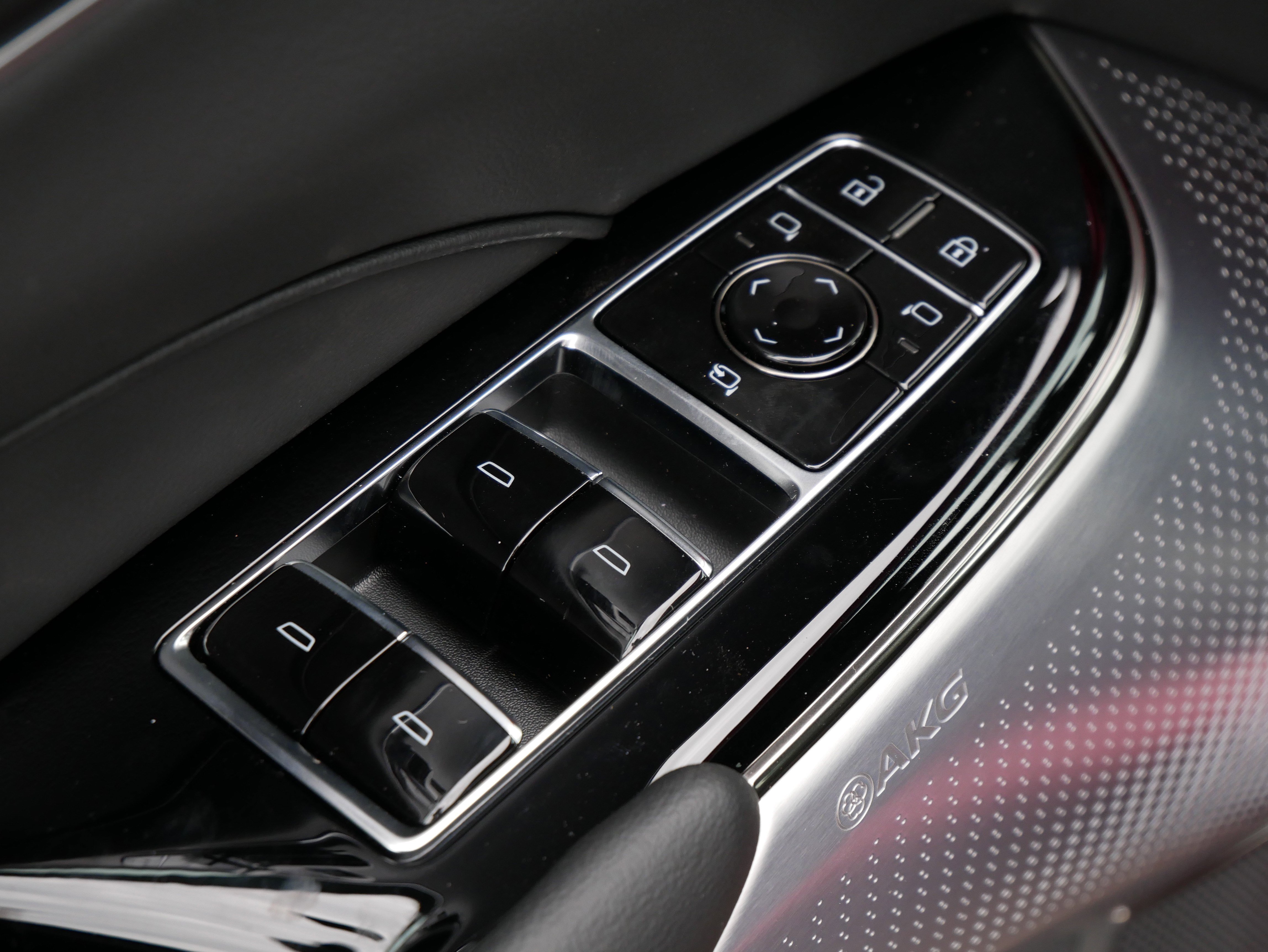 Used 2026 Cadillac Lyriq Premium Luxury w/ LPO, Floor Liner Package AWD/4WD image 18