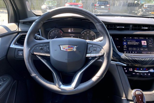 Used 2024 Cadillac XT6 Premium Luxury AWD/4WD image 4