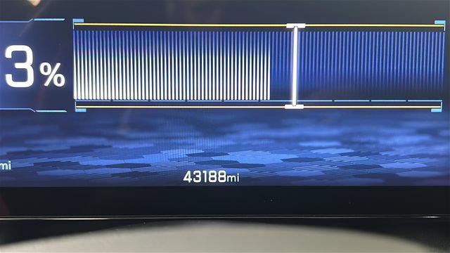 Used 2025 Chevrolet Equinox EV RS FWD image 16