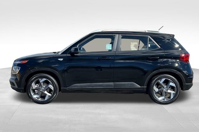 Used 2025 Hyundai Venue SEL image 7