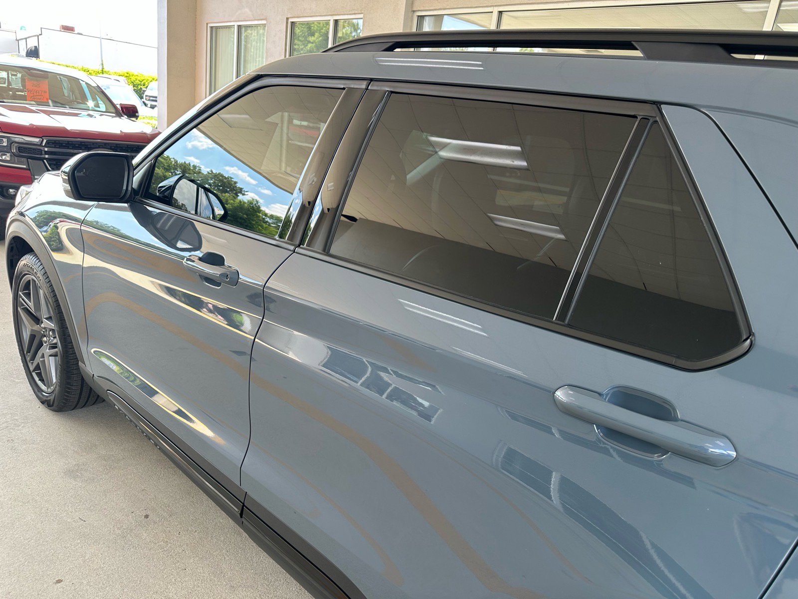 Used 2025 Ford Explorer ST w/ Sun And Sound Package AWD/4WD image 12