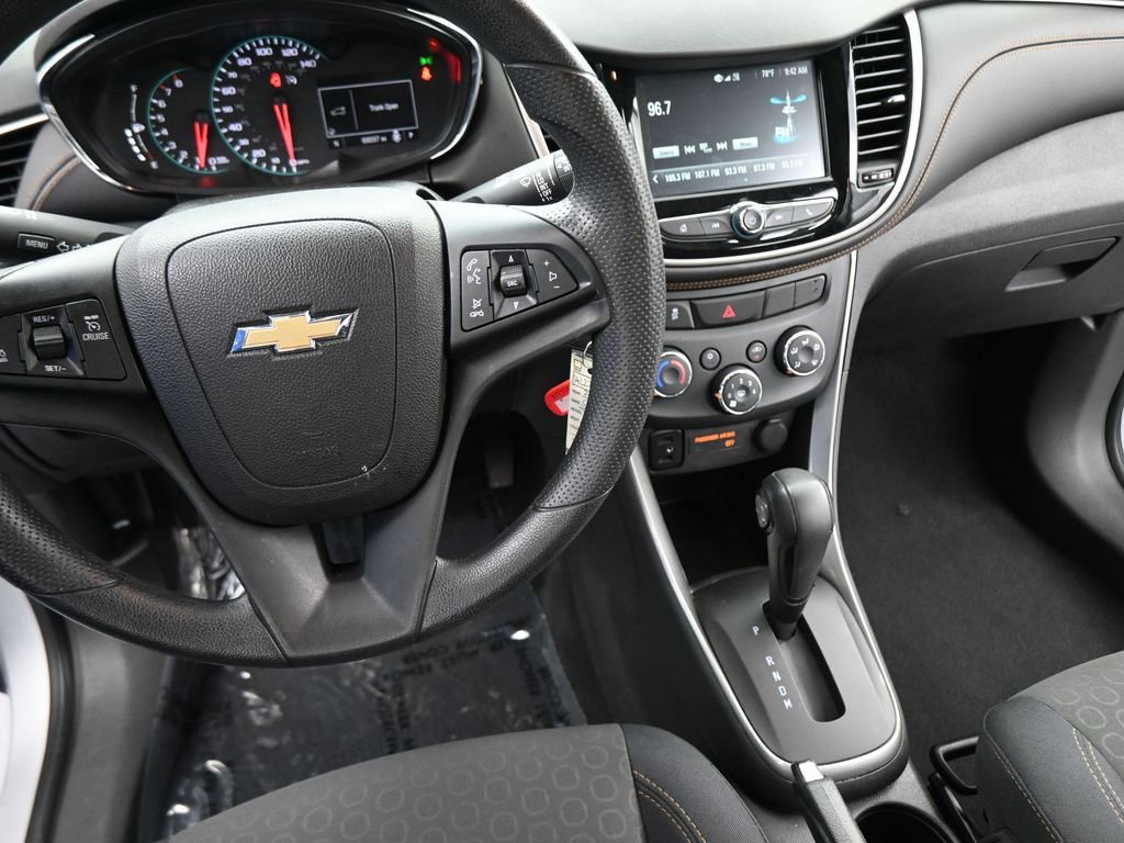 Used 2017 Chevrolet Trax LS w/ Fleet Convenience Package AWD/4WD image 37