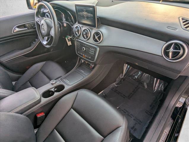 Used 2015 Mercedes-Benz CLA 250 4MATIC image 23