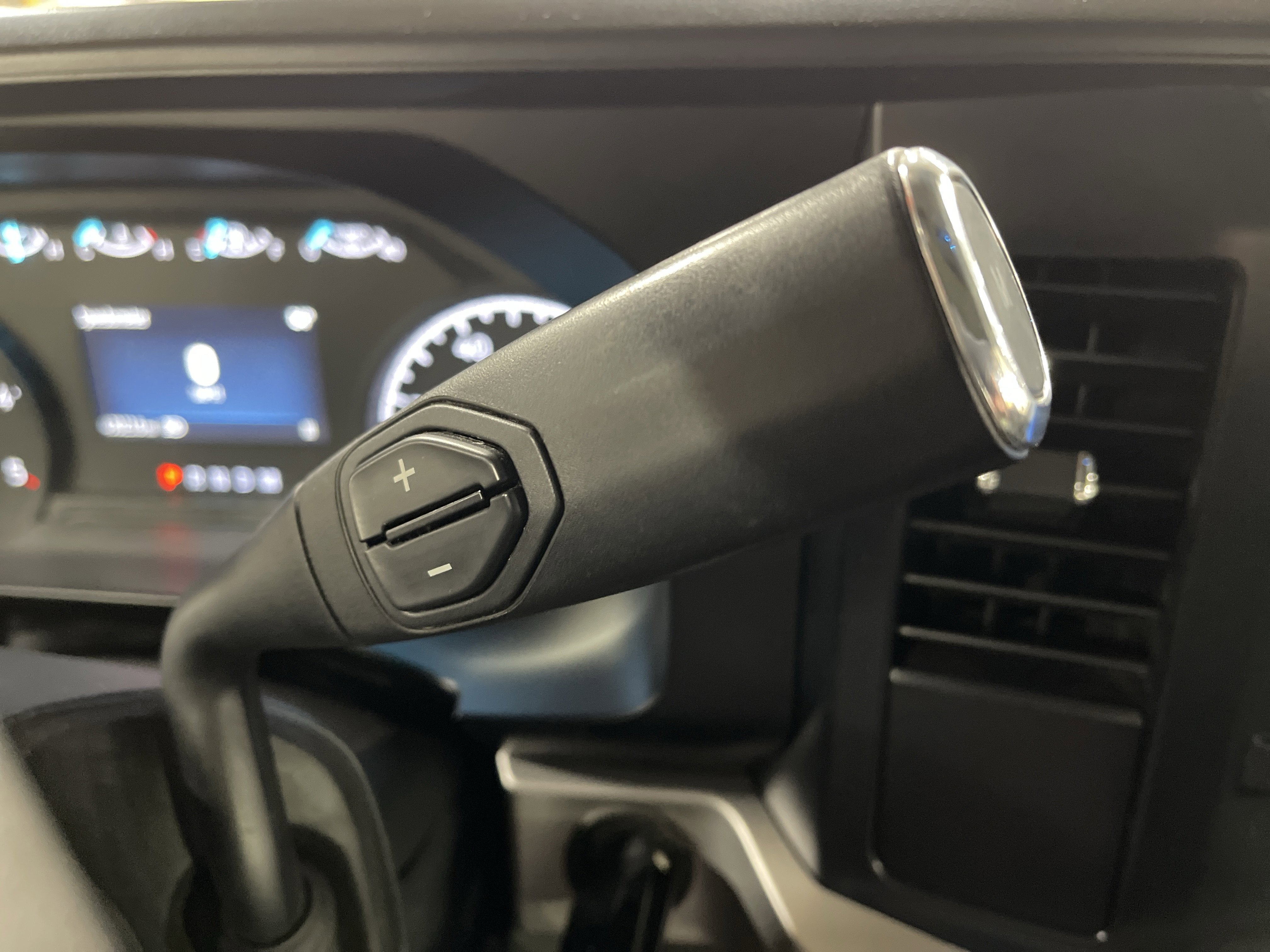 Used 2024 Ford F350 XLT w/ Camper Package image 25