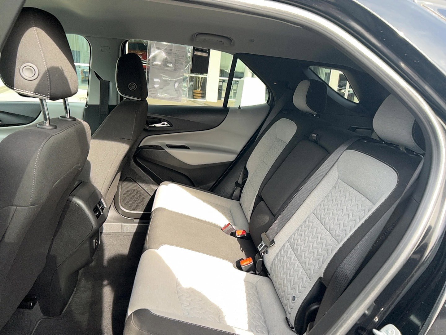 Used 2023 Chevrolet Equinox LT FWD image 9
