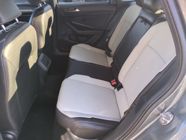 Used 2019 Volkswagen Jetta R-Line w/ R-Line Cold Weather Package FWD image 17