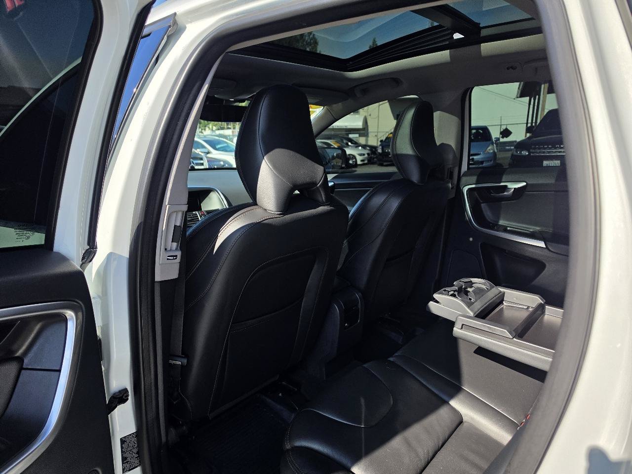 Used 2017 Volvo XC60 T6 Dynamic w/ Preferred Option Package AWD/4WD image 23