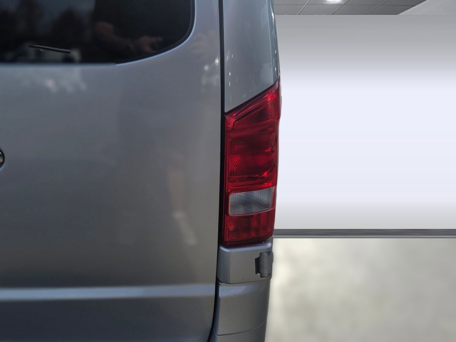 Used 2018 Mercedes-Benz Metris Passenger image 12