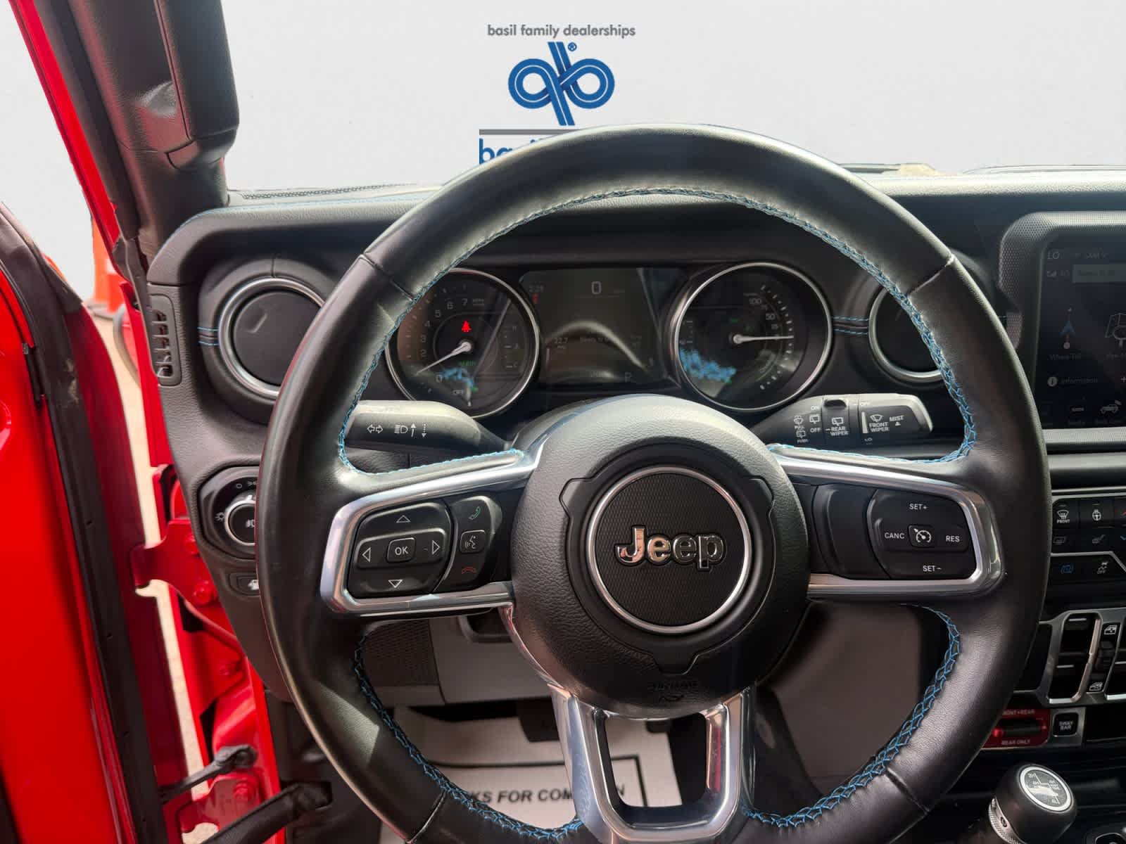 Used 2023 Jeep Wrangler Unlimited Rubicon 4xe w/ Cold Weather Group AWD/4WD image 15