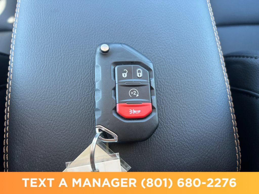 Used 2025 Jeep Gladiator Sport AWD/4WD image 26