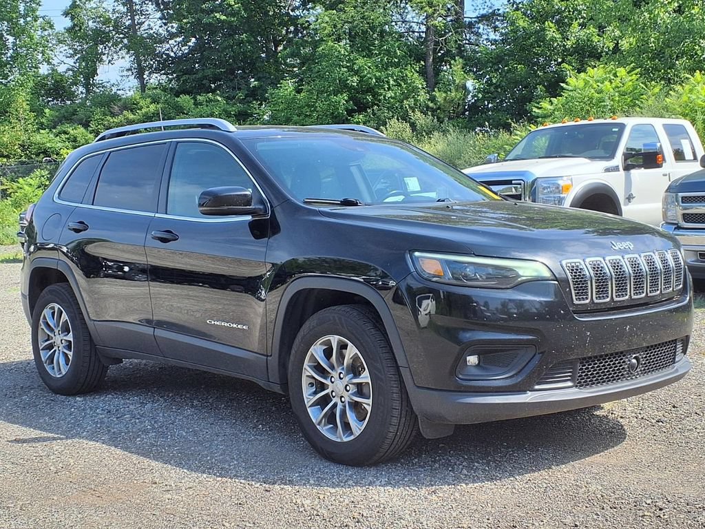 Used 2020 Jeep Cherokee Latitude Lux w/ Comfort/Convenience Group AWD/4WD image 3