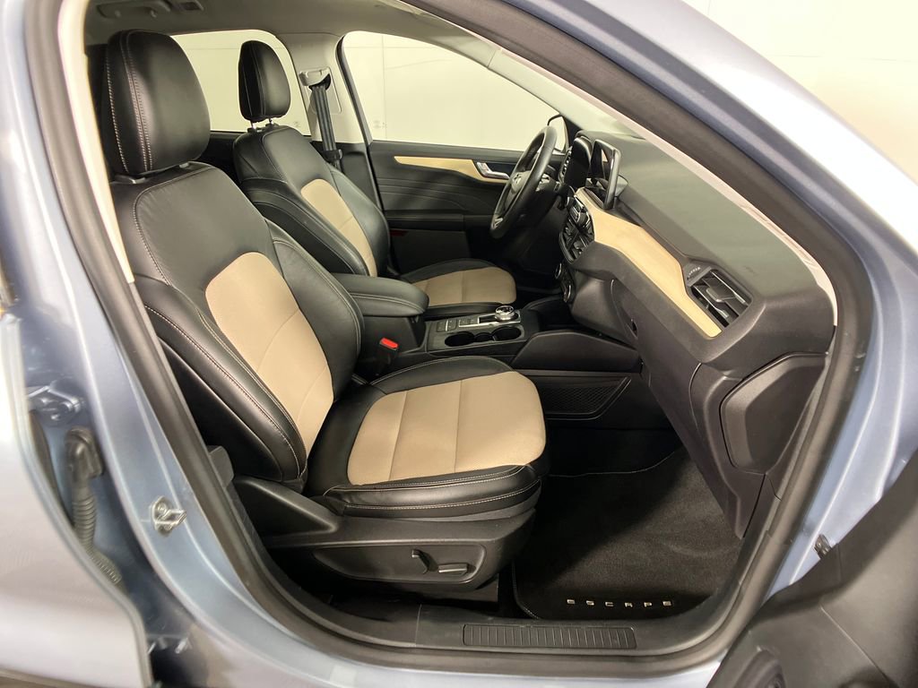 Certified 2022 Ford Escape Titanium w/ Titanium Premium Package image 7