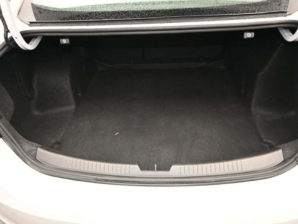 Used 2023 Chevrolet Malibu LT image 11