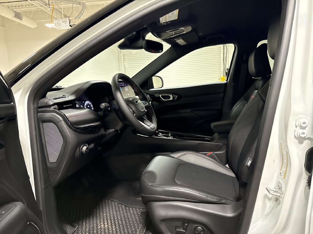 New 2026 Jeep Compass Trailhawk AWD/4WD image 19