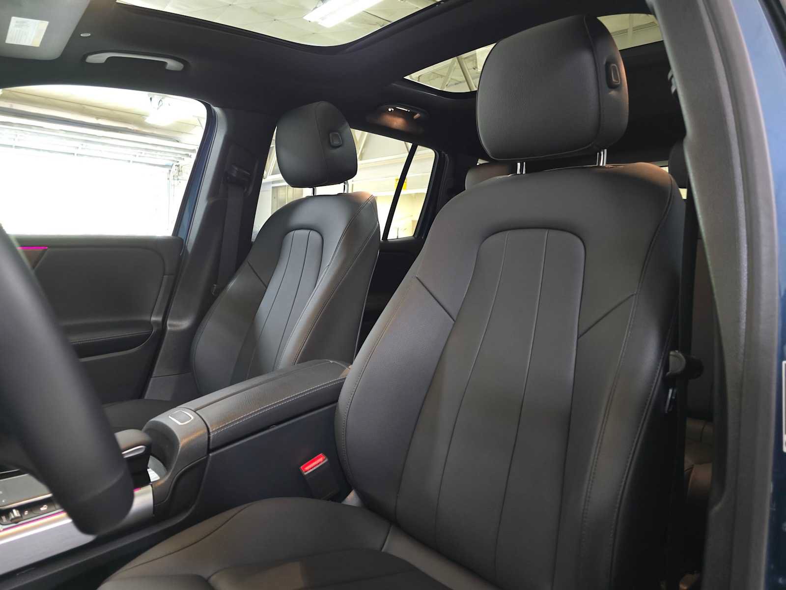 Used 2023 Mercedes-Benz GLB 250 4MATIC image 21