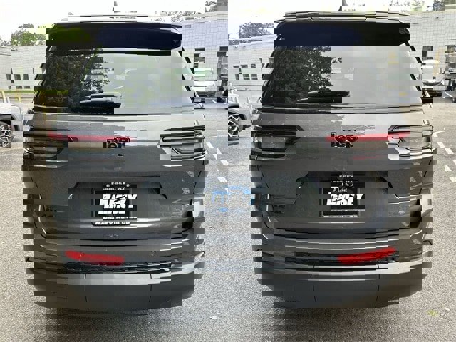 New 2025 Jeep Grand Cherokee L Altitude image 17