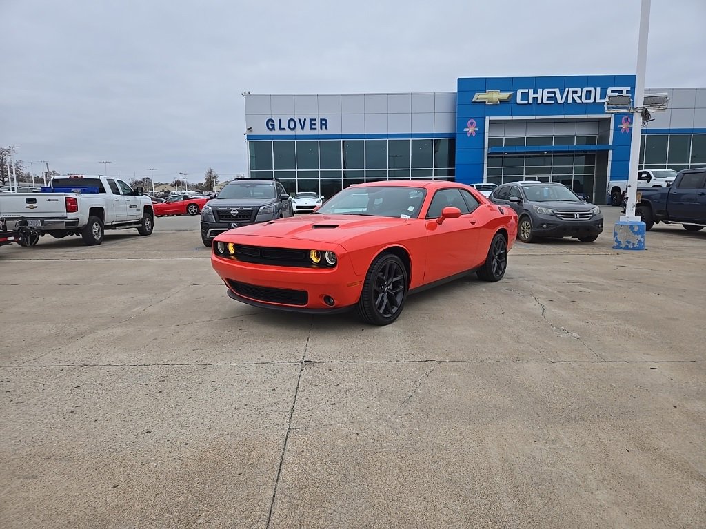 Used 2021 Dodge Challenger SXT w/ Blacktop Package image 4