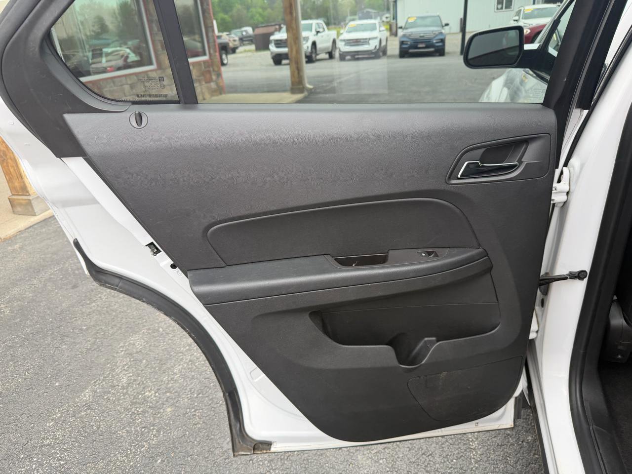Used 2016 Chevrolet Equinox LTZ w/ Enhanced Convenience Package FWD image 17