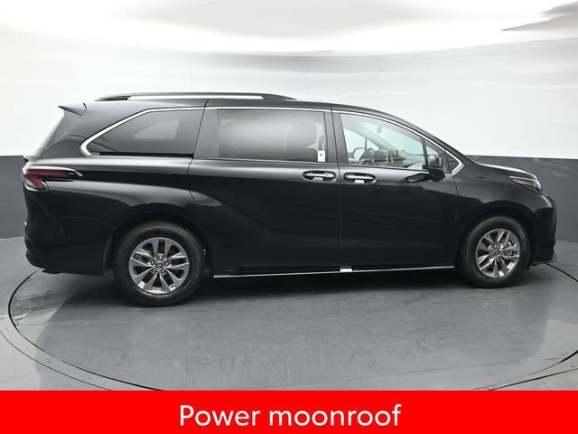 Used 2026 Toyota Sienna XLE AWD/4WD image 8
