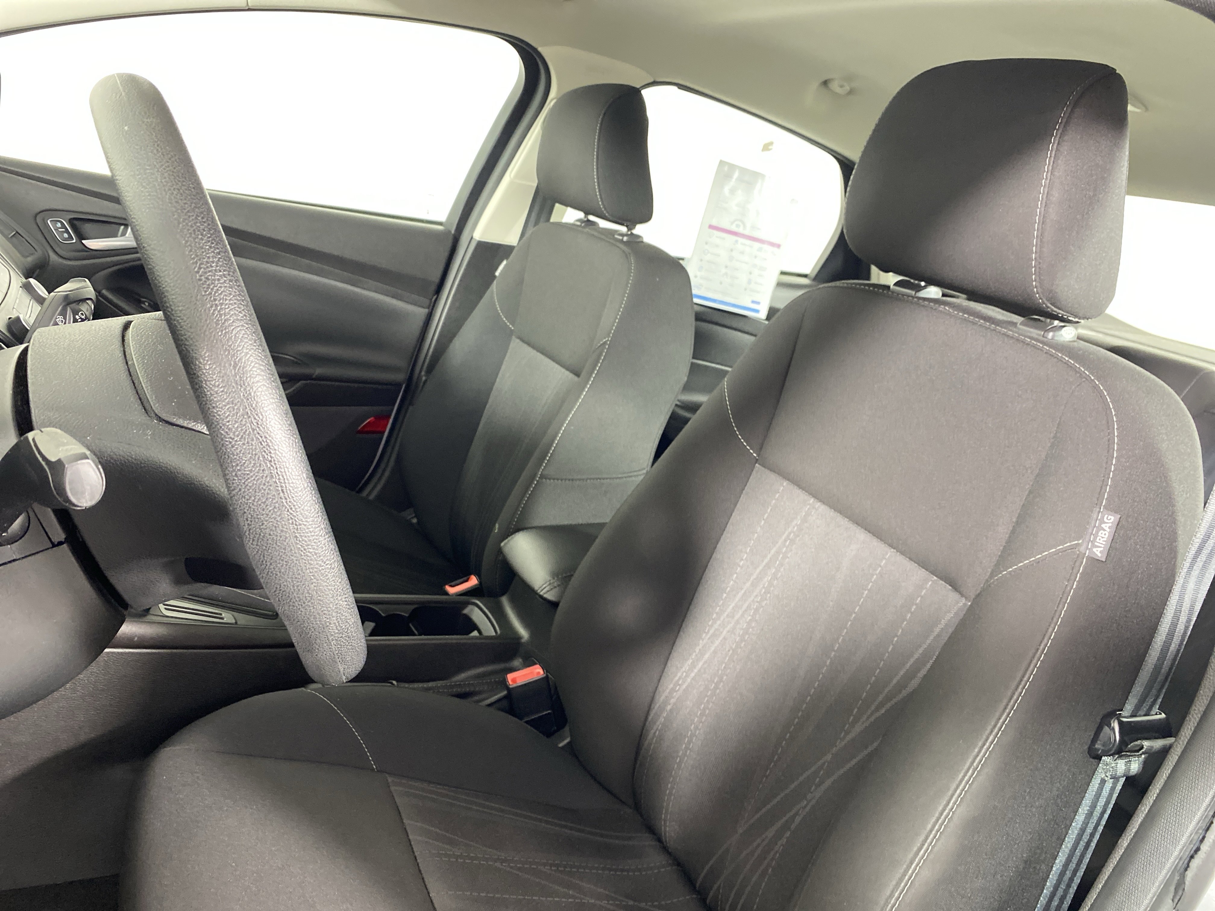 Used 2018 Ford Focus SE image 16