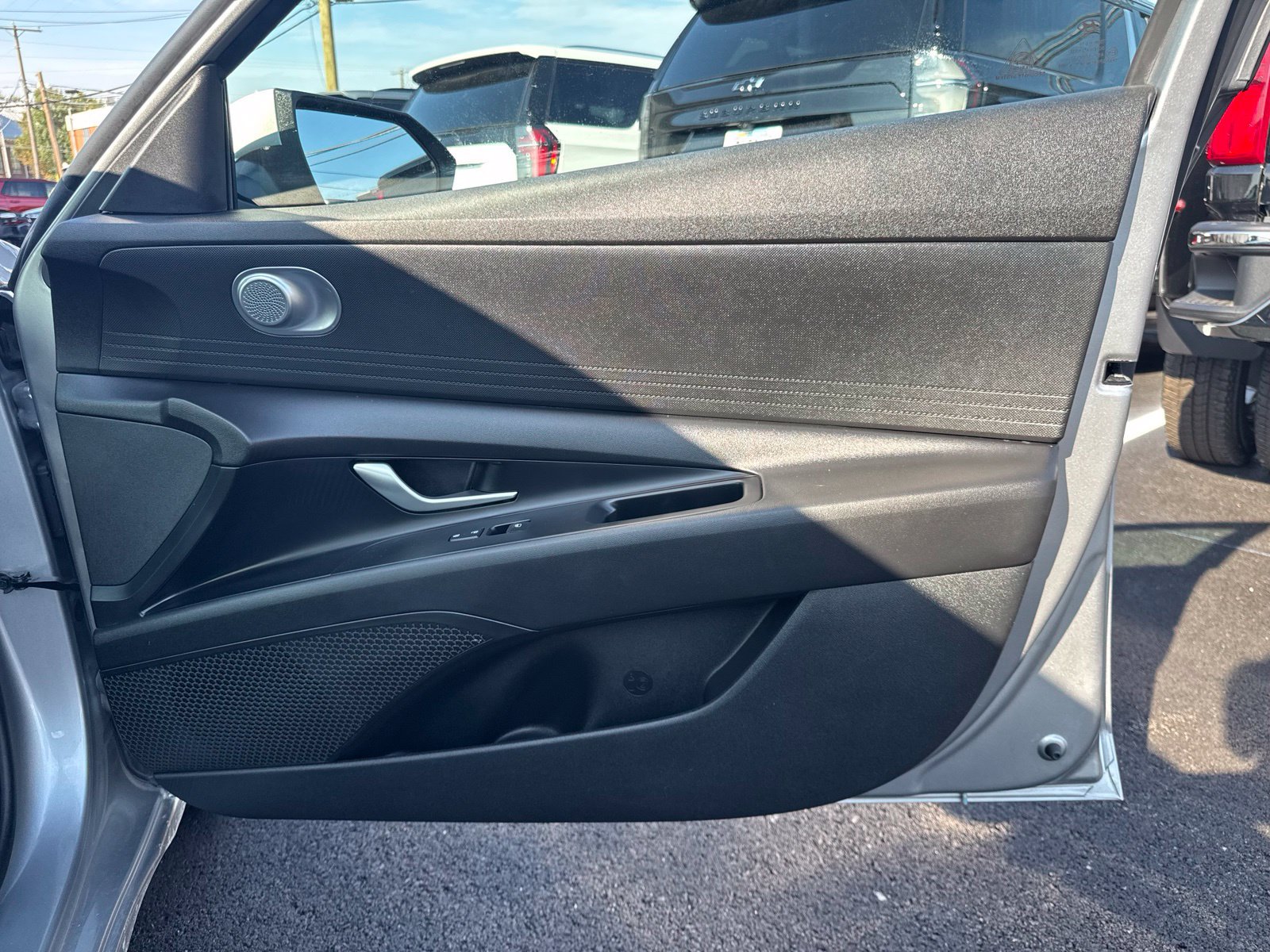 Used 2022 Hyundai Elantra SEL FWD image 30