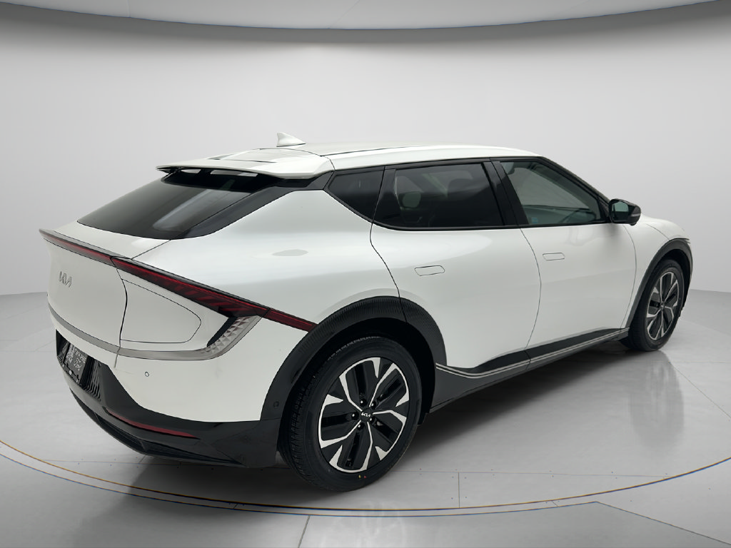 Used 2024 Kia EV6 Wind w/ Wind Technology Package AWD/4WD image 5