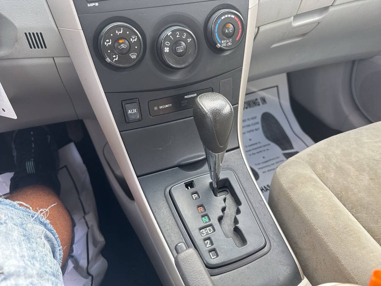 Used 2009 Toyota Corolla LE FWD image 13