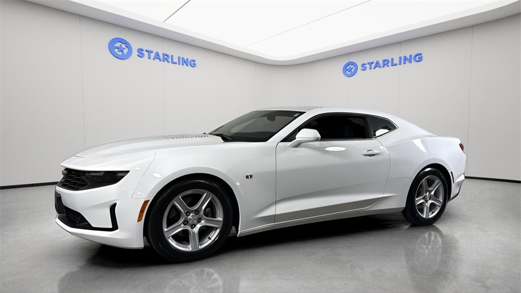 Used 2022 Chevrolet Camaro LT image 2