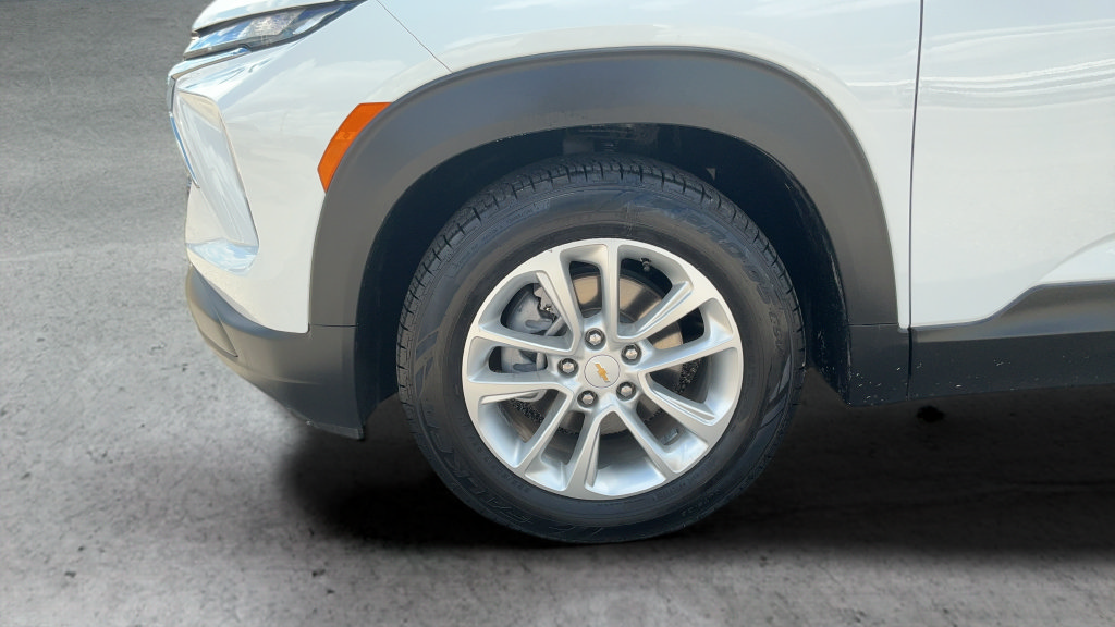 Used 2024 Chevrolet TrailBlazer LS w/ LS Confidence Package FWD image 24