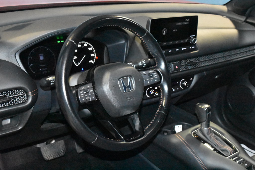 Used 2025 Honda HR-V Sport image 2