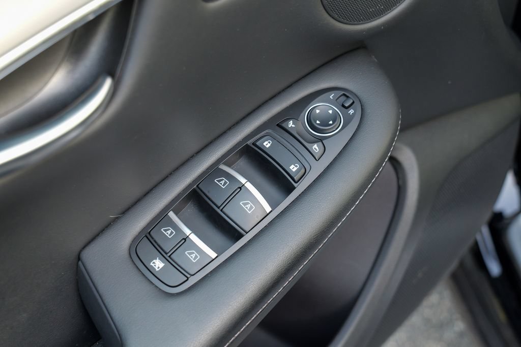 Used 2024 INFINITI QX50 Luxe AWD/4WD image 18
