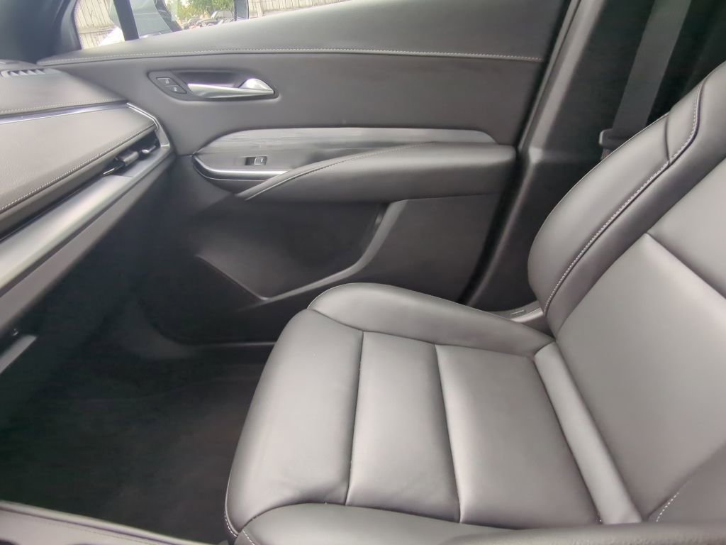 Used 2025 Cadillac XT4 Premium Luxury AWD/4WD image 15