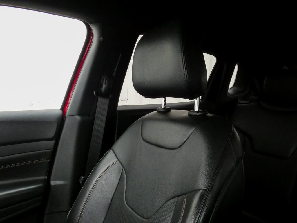 Used 2023 Jeep Compass Limited image 30