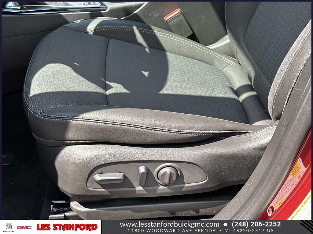 Certified 2023 Buick Encore GX Select w/ Sport Touring Package FWD image 18