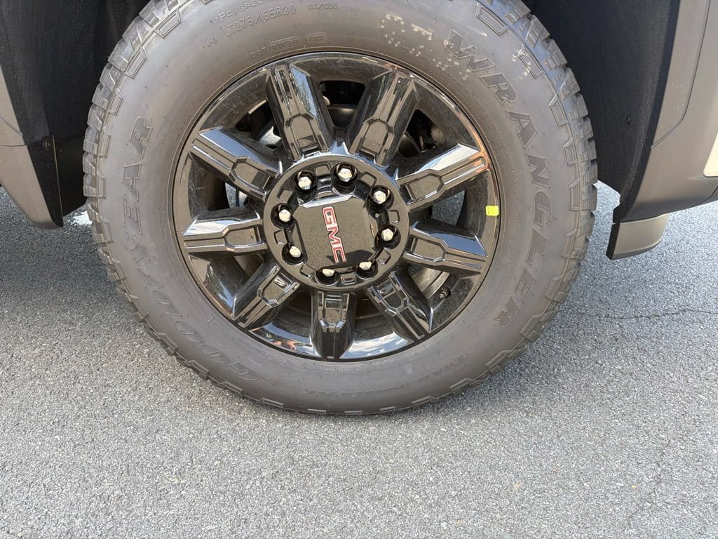 New 2026 GMC Sierra 2500 AT4 w/ AT4 Premium Plus Package AWD/4WD image 9