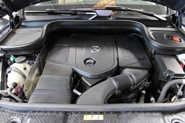 Used 2025 Mercedes-Benz GLE 450e 4MATIC image 33