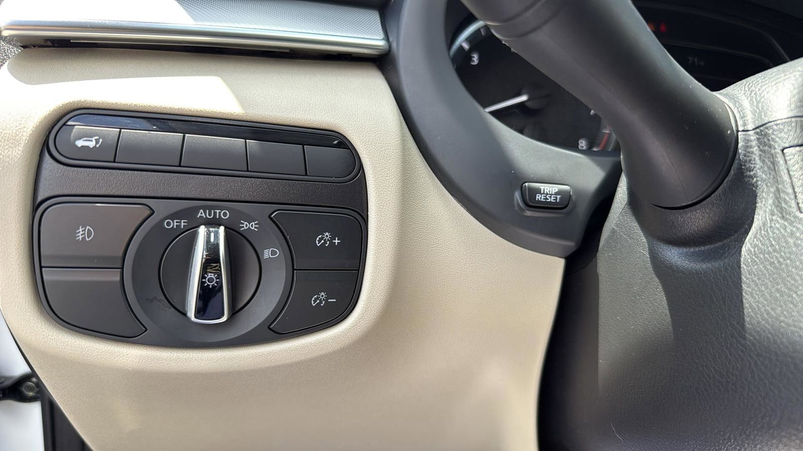 Used 2019 INFINITI QX50 Luxe w/ Cargo Package image 18