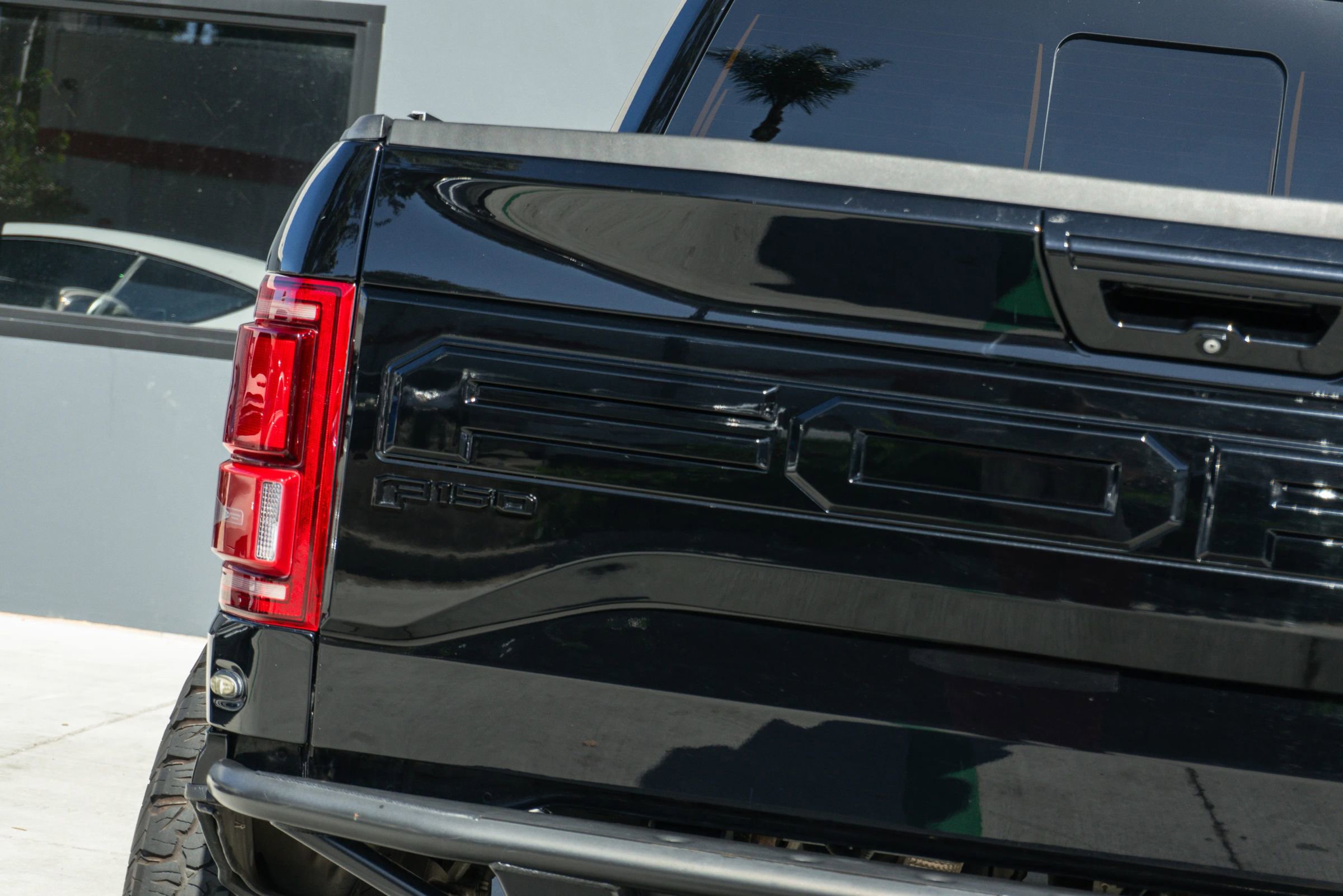 Used 2017 Ford F150 Raptor w/ Equipment Group 802A Luxury image 39