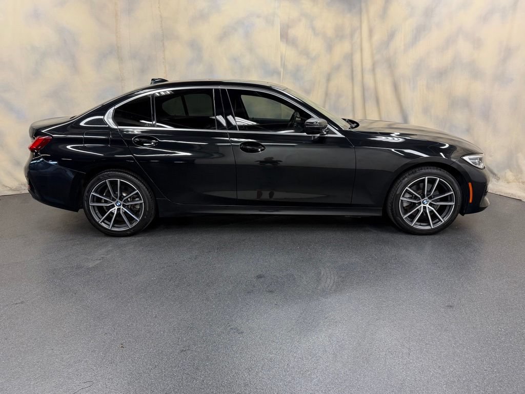 Used 2022 BMW 330i xDrive Sedan w/ Driving Assistance Package AWD/4WD image 9
