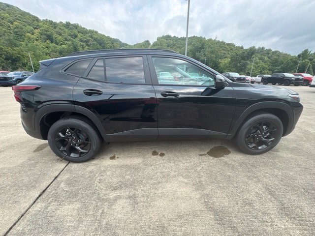 New 2026 Chevrolet Trax LT w/ Driver Confidence Package FWD image 8