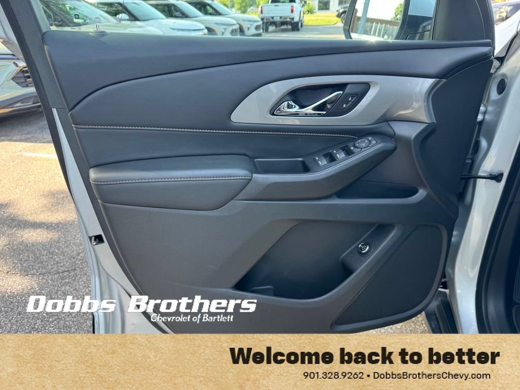 Used 2021 Chevrolet Traverse LT FWD image 14