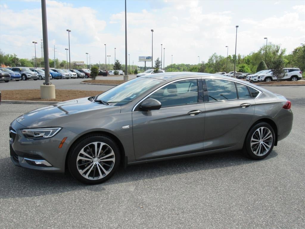 Used 2018 Buick Regal Essence w/ Driver Confidence Package #1 FWD image 4