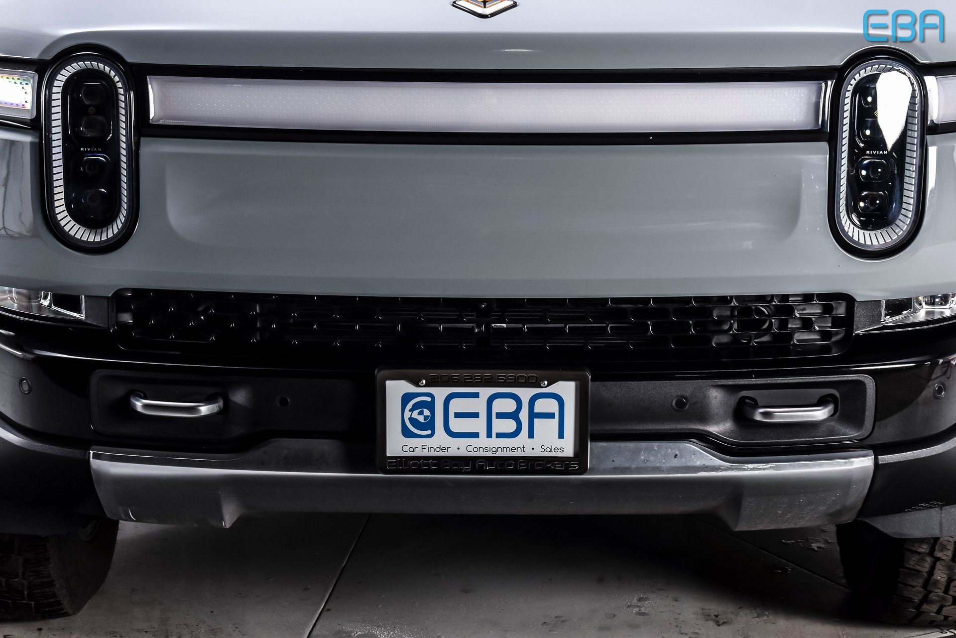 Used 2022 Rivian R1T Adventure image 7