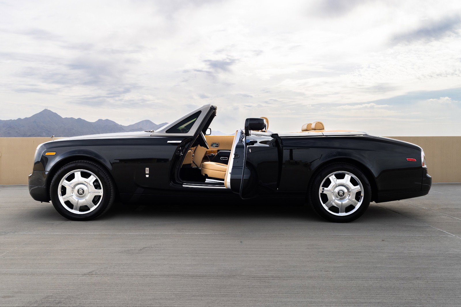 Used 2009 Rolls-Royce Phantom Drophead Coupe RWD image 7
